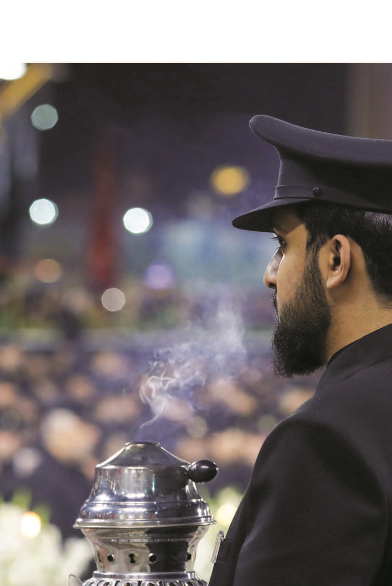  زائران بیشترین زمان خود را در حرم صرف چه فعالیت‌هایی می‌کنند؟