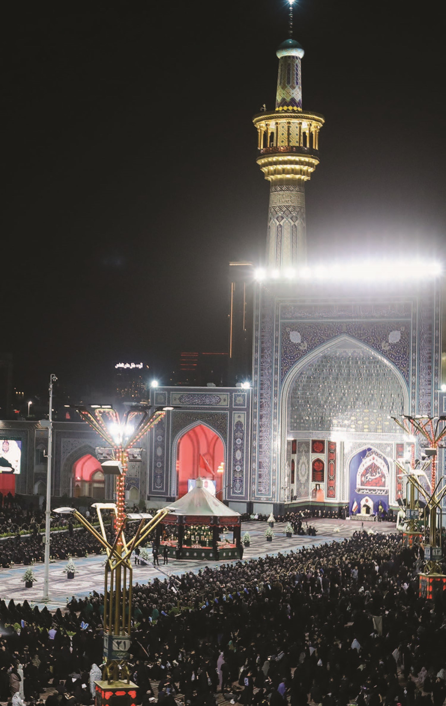 طنین آیین سنتی خطبه‌خوانی شب عاشورا در حرم رضوی